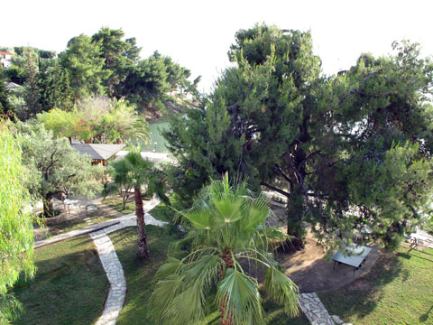 MIHAILIDI GARDEN